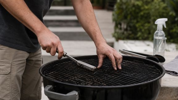 6 gestes à adopter après chaque utilisation du barbecue