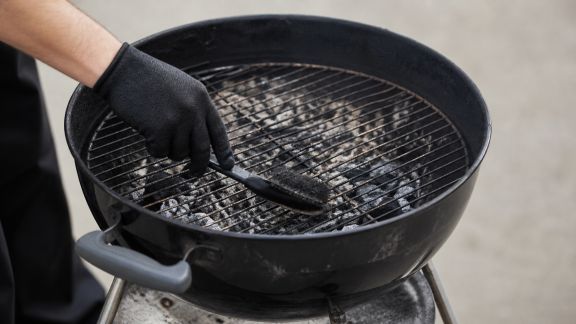 Quelle fréquence idéale pour entretenir un barbecue à charbon ?