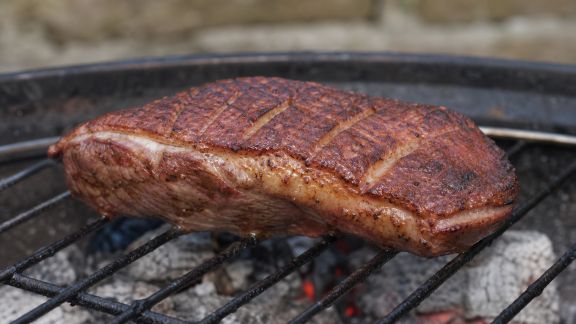 Cuire un magret de canard à la braise sans le dessécher