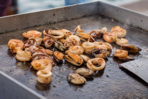 Guide simple pour réussir des fruits de mer tendres sur la plancha