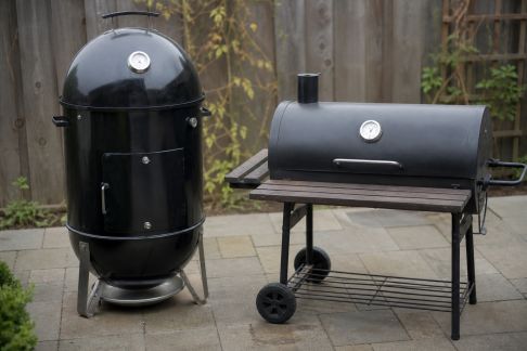 Bien choisir entre barbecue vertical et horizontal : avantages et limites